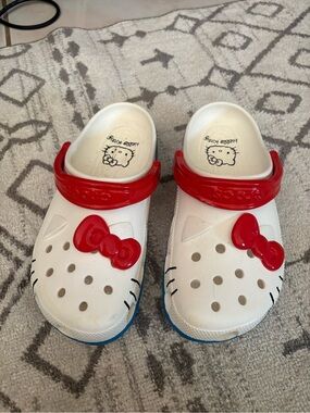 Hello Kitty White and Red Kids Clog Sandals